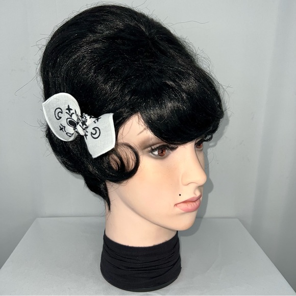 White Paisley Rockabilly Bandana Knotted Hair Bow - Picture 3 of 11